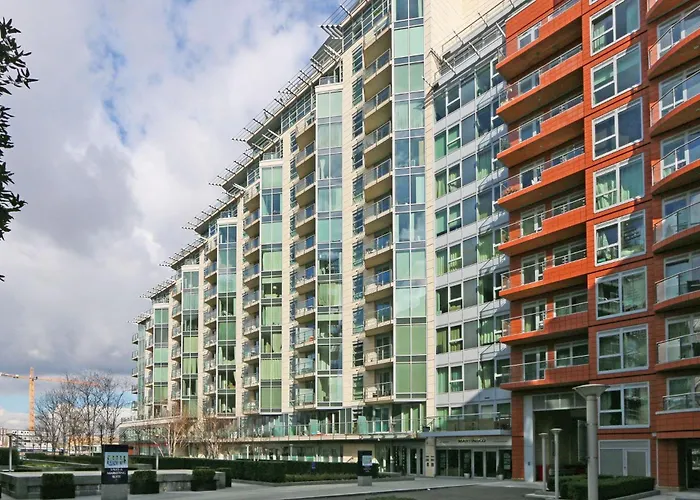 Riverside 1 Bed Apartment