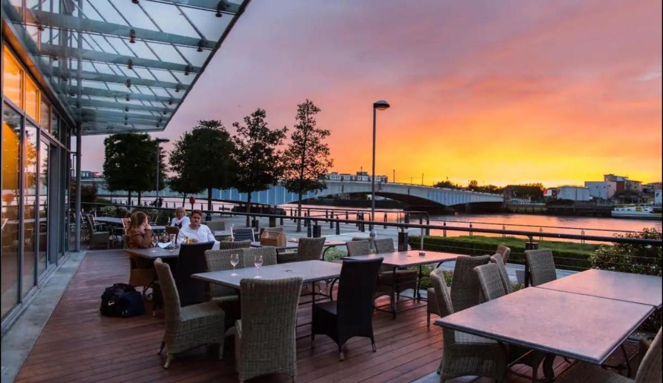 Riverside 1 Bed Апартаменты *